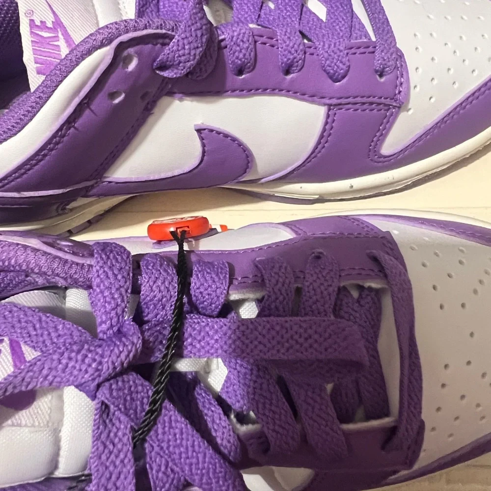 Nike Dunk Low - Picture 4 of 10